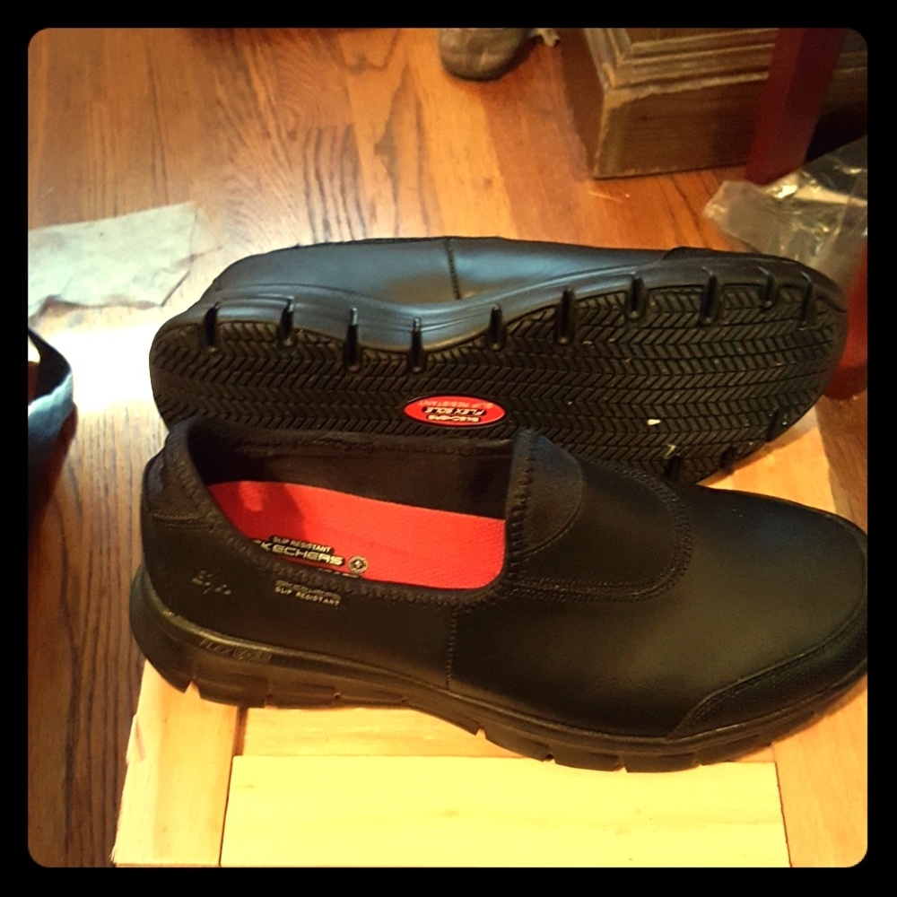 Sketchers relaxed fit  memory foam Non Slip shoes