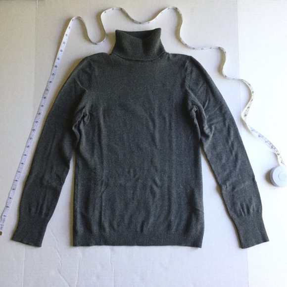 📣 Turtleneck Sweater 📣 - Picture 2 of 6