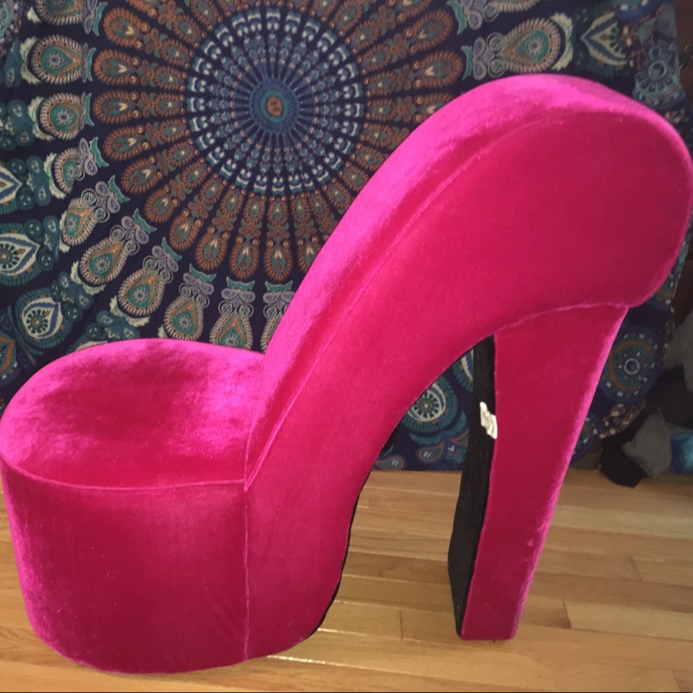 High heel shape chair