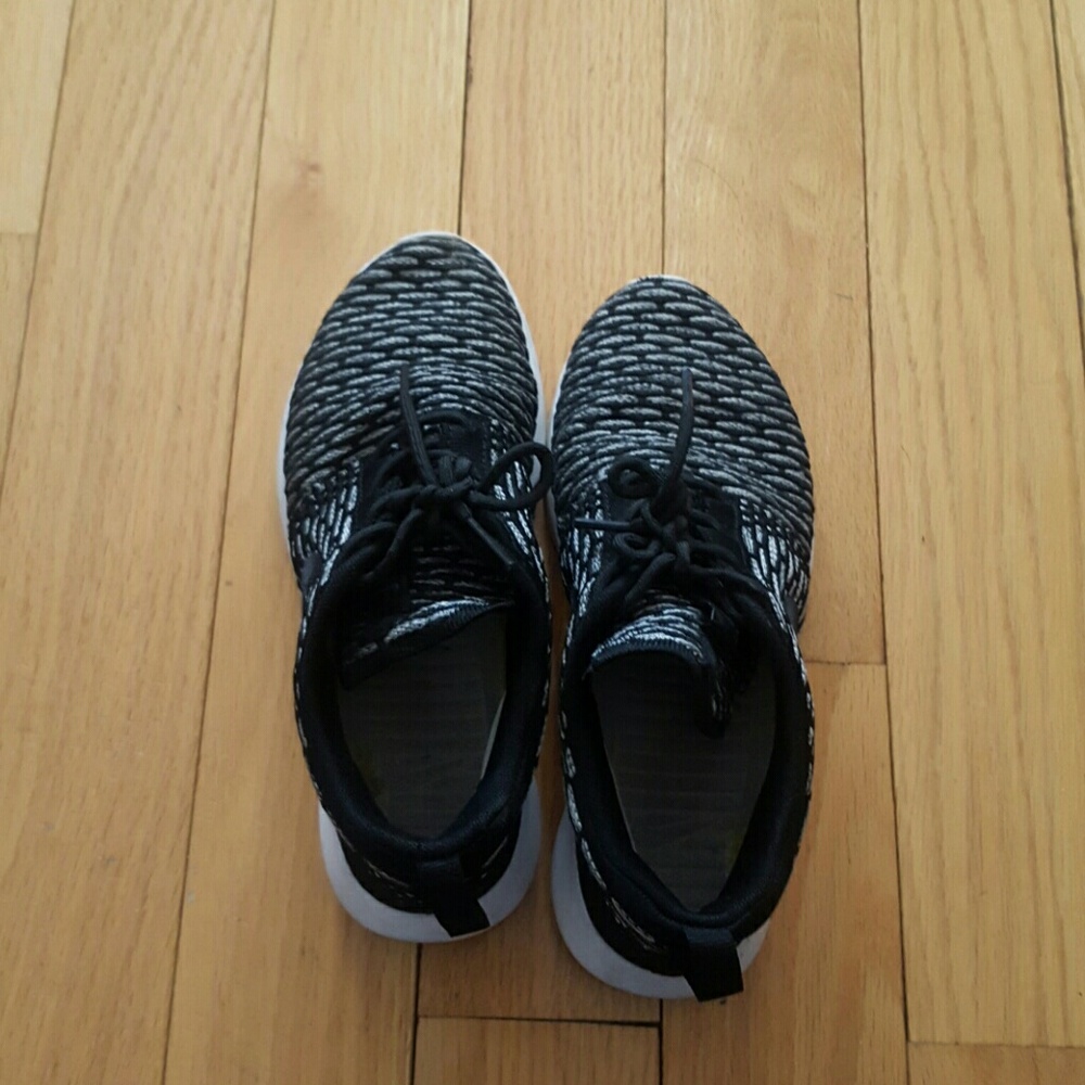 Nike Roshe Racer - Picture 2 of 4