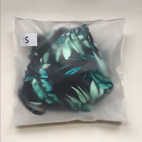 LANA SWIMWEAR - Palm Print Bikini Size Small - Picture 4 of 8