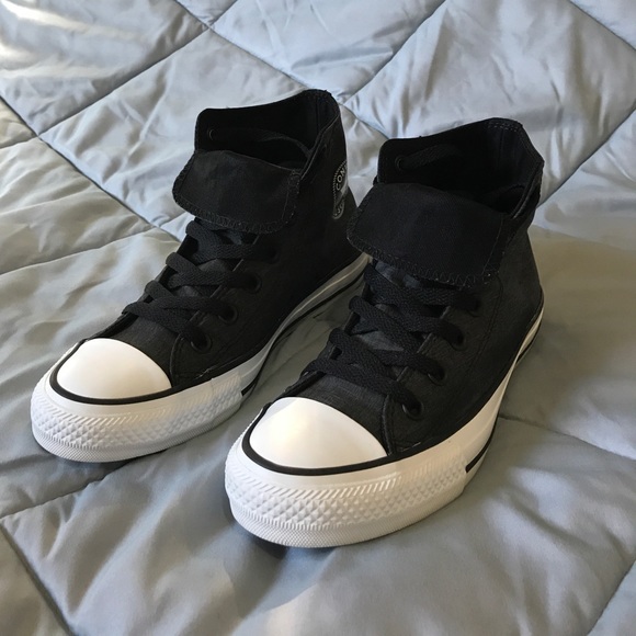 💥 HOST PICK Converse 💥 - Picture 3 of 8