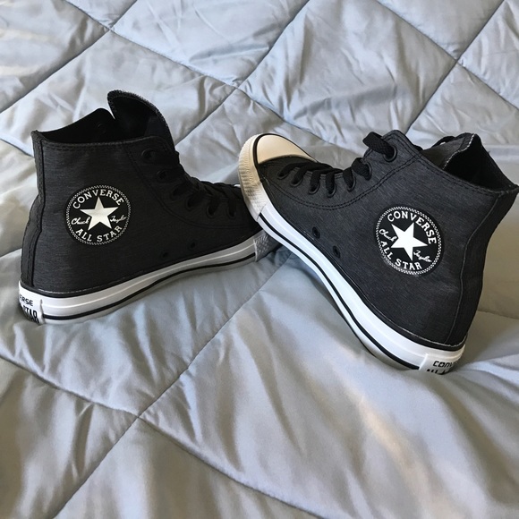 💥 HOST PICK Converse 💥 - Picture 1 of 8