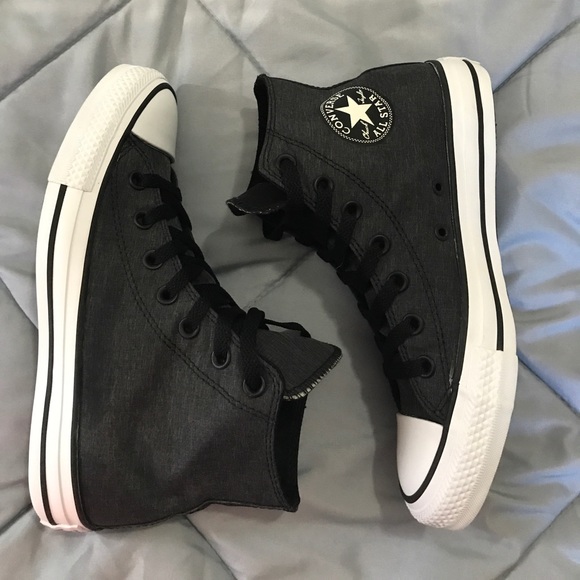 💥 HOST PICK Converse 💥 - Picture 4 of 8