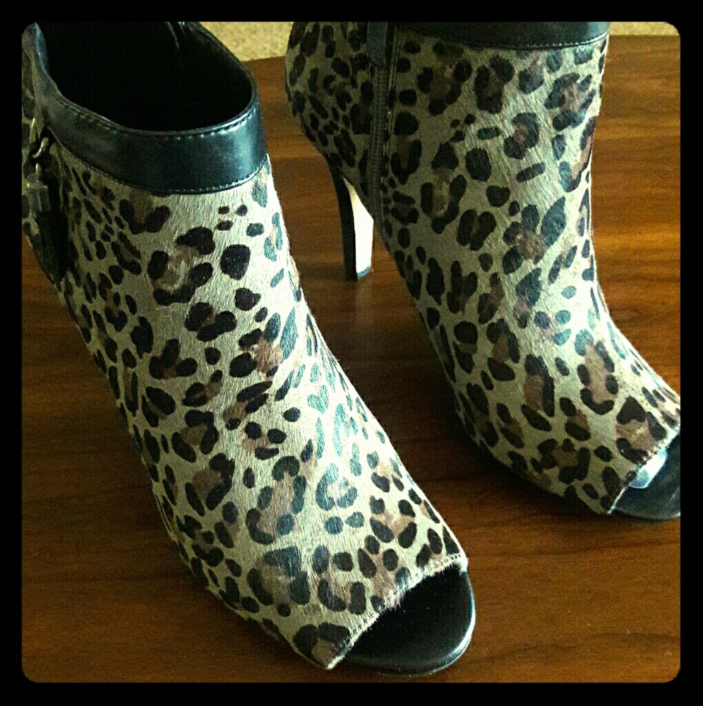 Vince Camuto Booties
