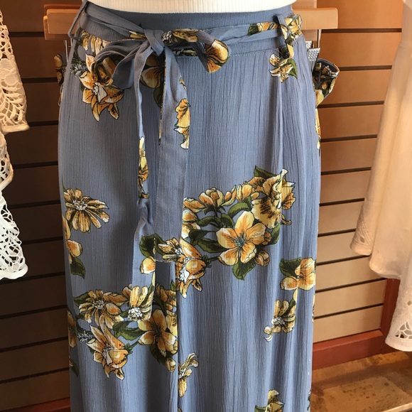 Floral palazzo pant - Picture 3 of 4