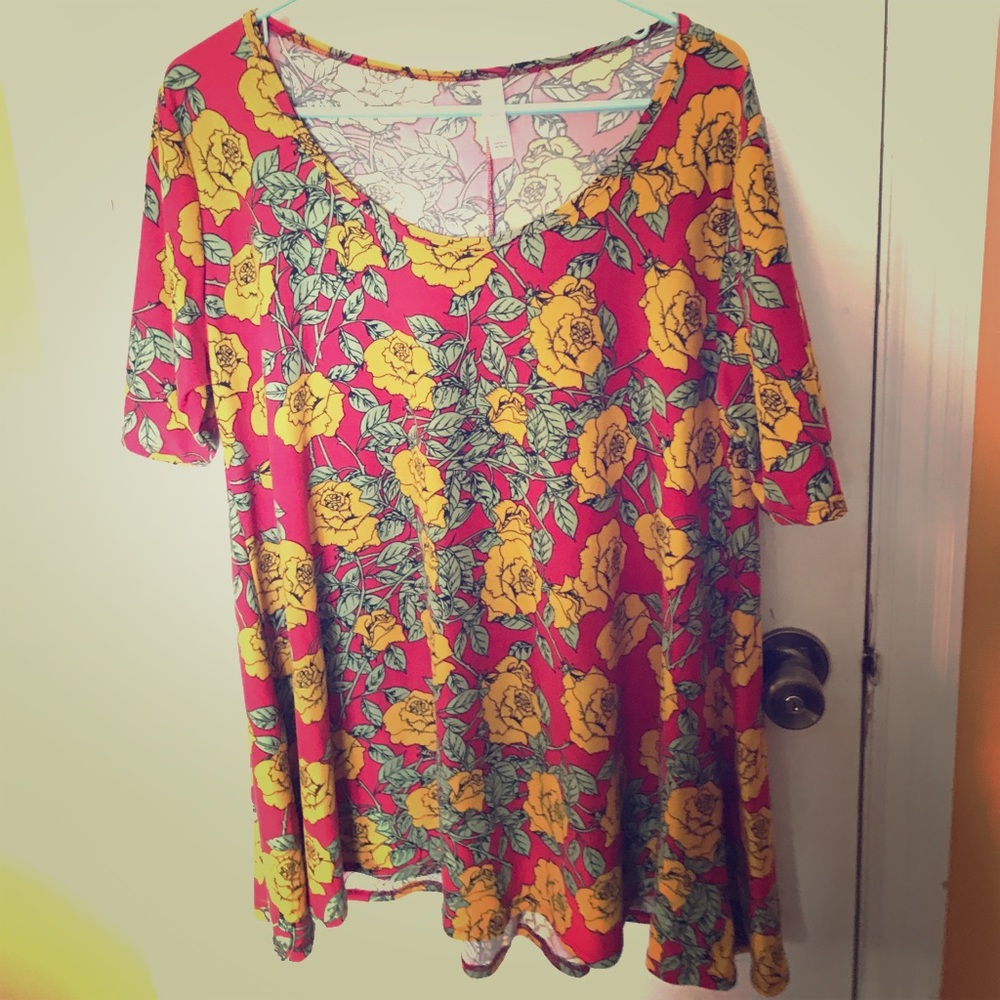 Perfect, perfect tee. LuLaRoe. Size L.