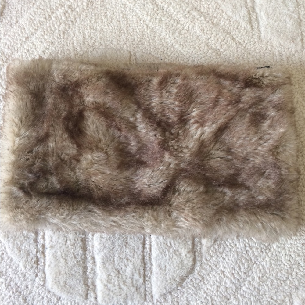 Madewell 1939 faux fur infinity scarf