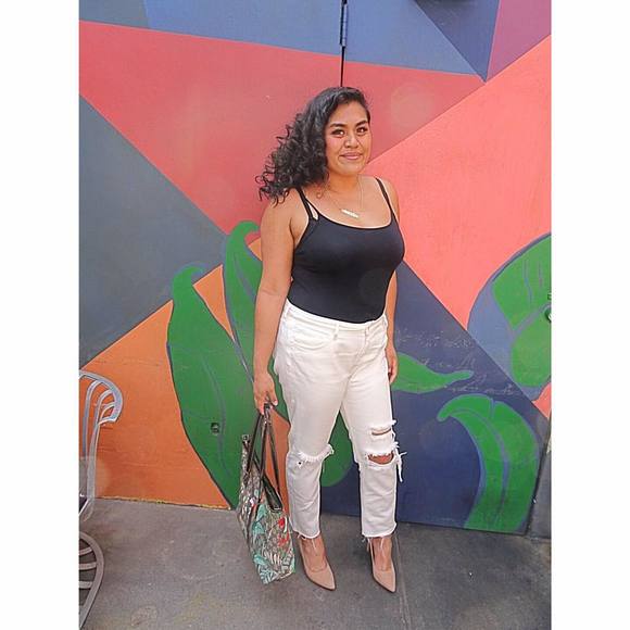 Meet your Posher, Cassandra - Picture 1 of 1