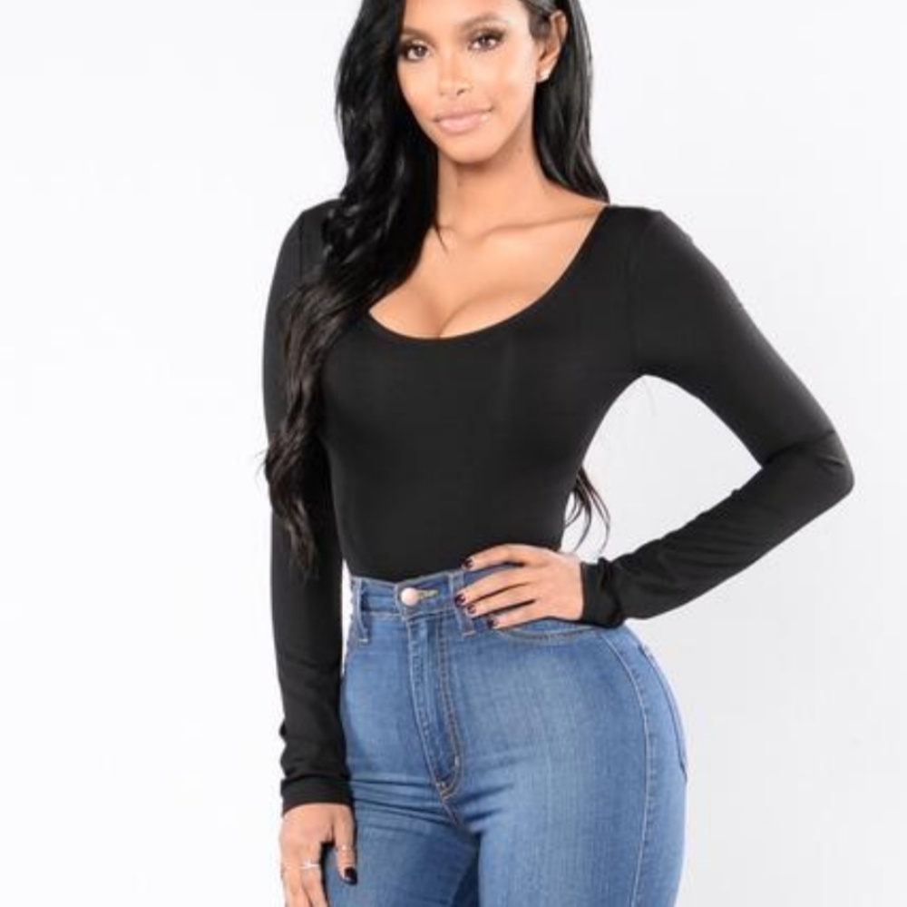 🕜🕜Cute long sleeved low back bodyauit
