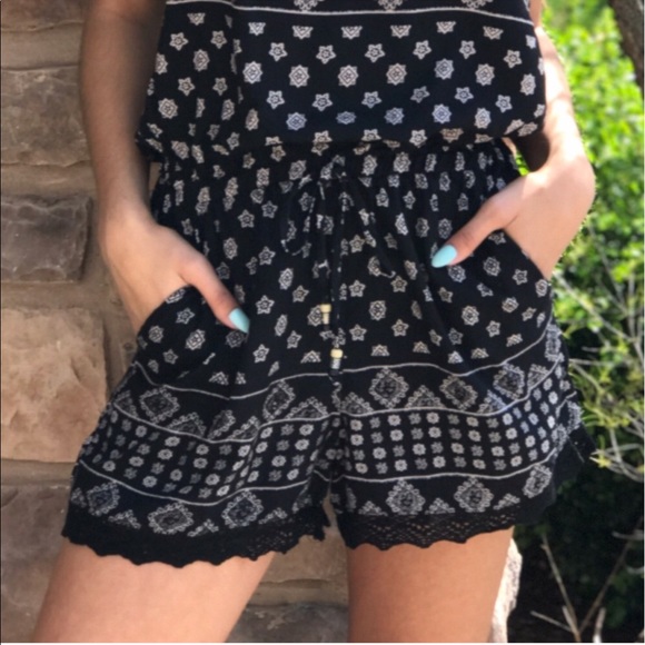 🌸Strapless Romper - Picture 4 of 7