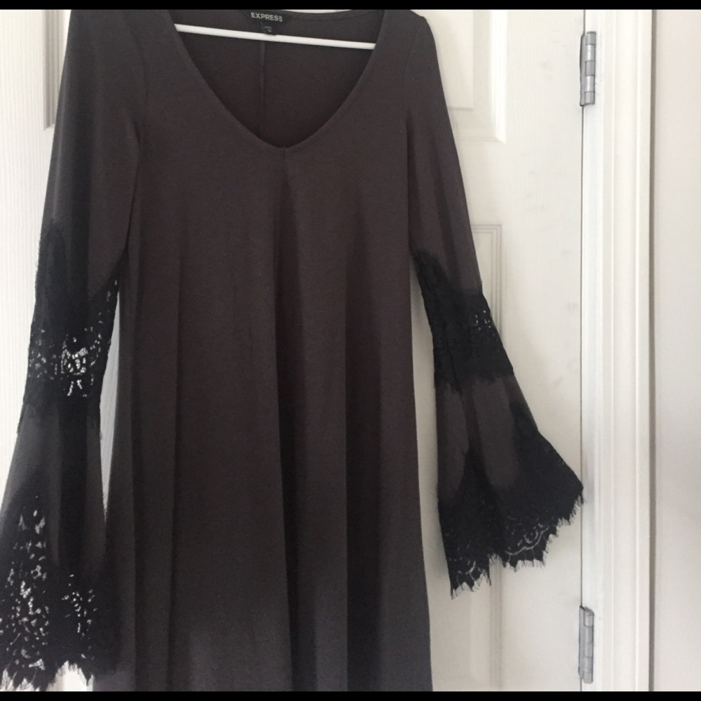 NEW Express Fit & Flare Bell Sleeve Dress XS
