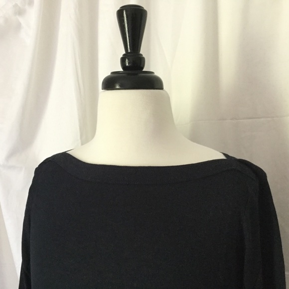 📣 Navy Boatneck Top 📣 - Picture 2 of 6