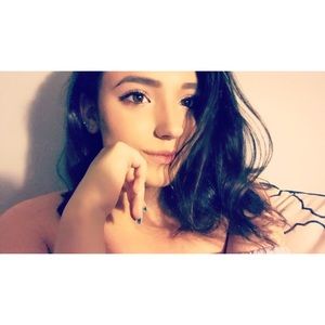 Meet your Posher, Madeline