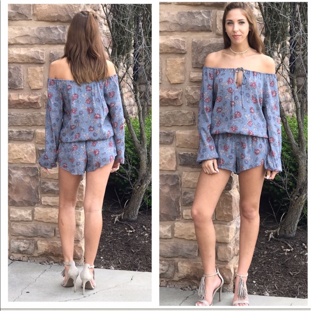 Off the Shoulder Floral Romper - Picture 2 of 4