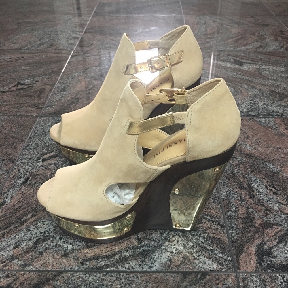 Gianni Bini wedge