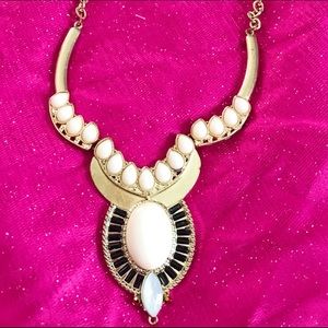 New York and Company necklace