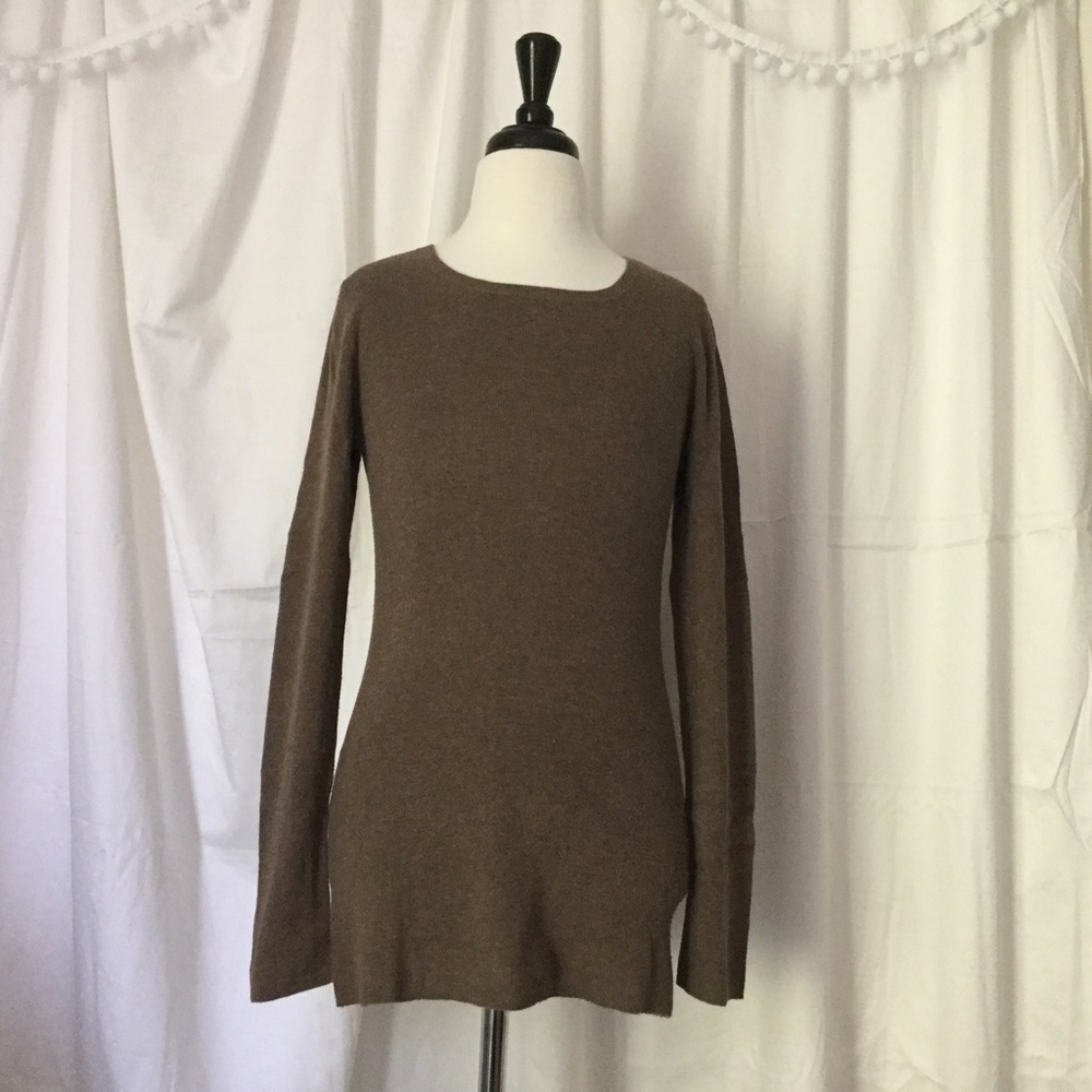 📣 Crewneck Sweater 📣