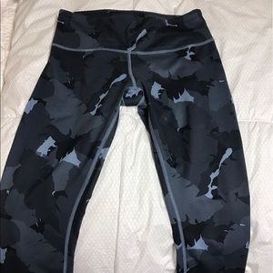 Crop lululemon blue palm party leggings