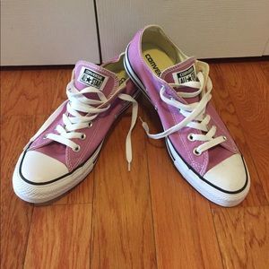 Never worn Converse