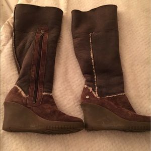 Ugg wedged fur lined boots