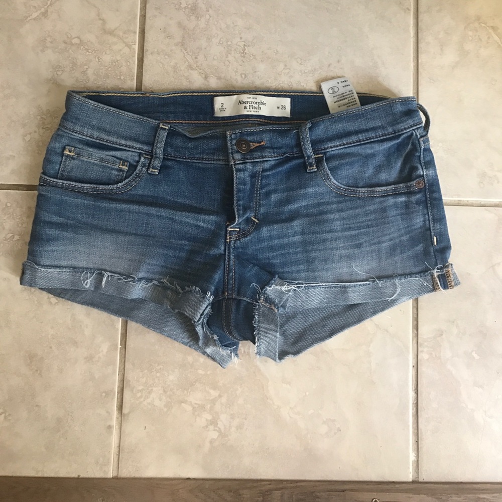 Abercrombie &Fitch blue jean shorts. Sz 26