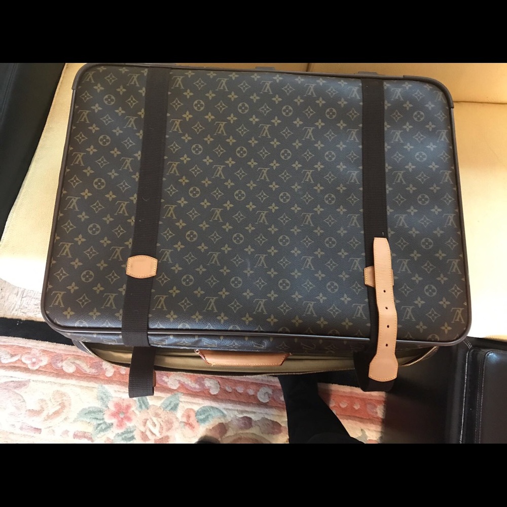 LV suitcase - Picture 1 of 2