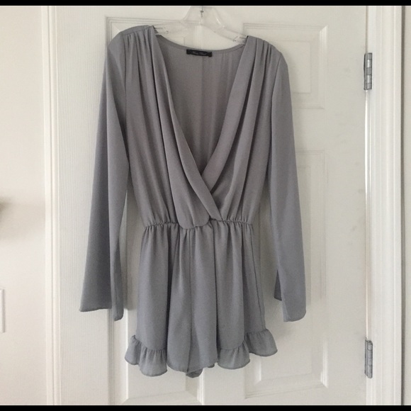 NEW Honey Punch long sleeve Ruffle Romper - Picture 1 of 5