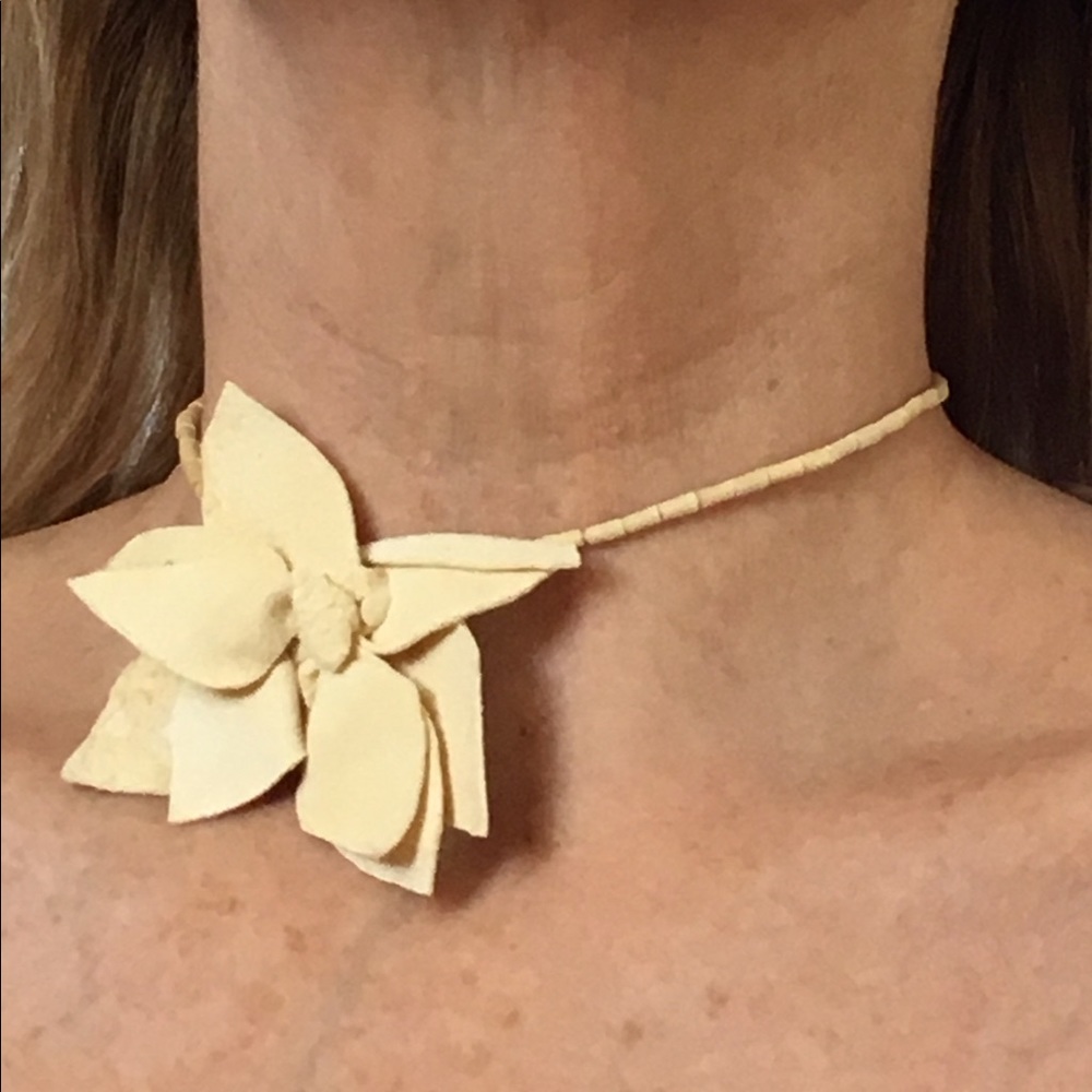 MUST HAVE 3D leather flower choker nature ALL GIRL