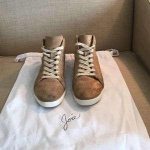 Joie Sneaker