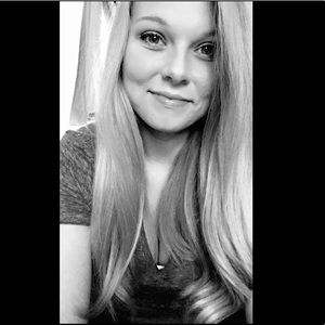 Meet your Posher, Cassandra