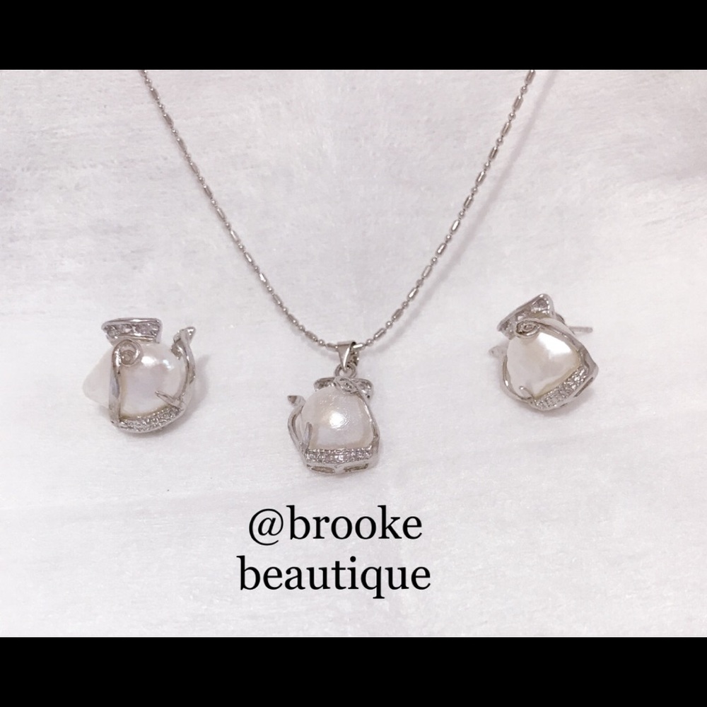 Great Gift...Real Freshwater Pearl Set