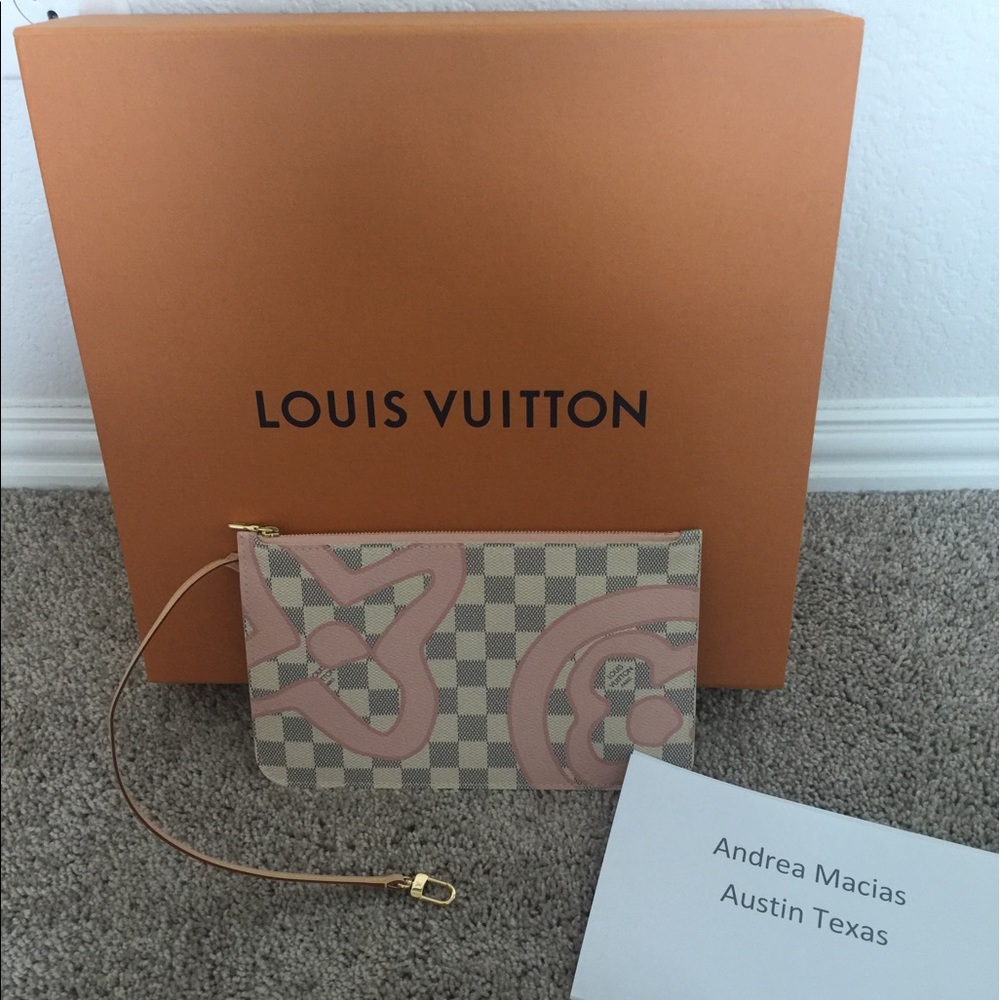 Sold 🎉🎉🎉🎉Brand new tahitian pochette