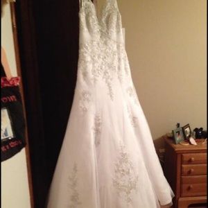 Beautiful wedding dress!