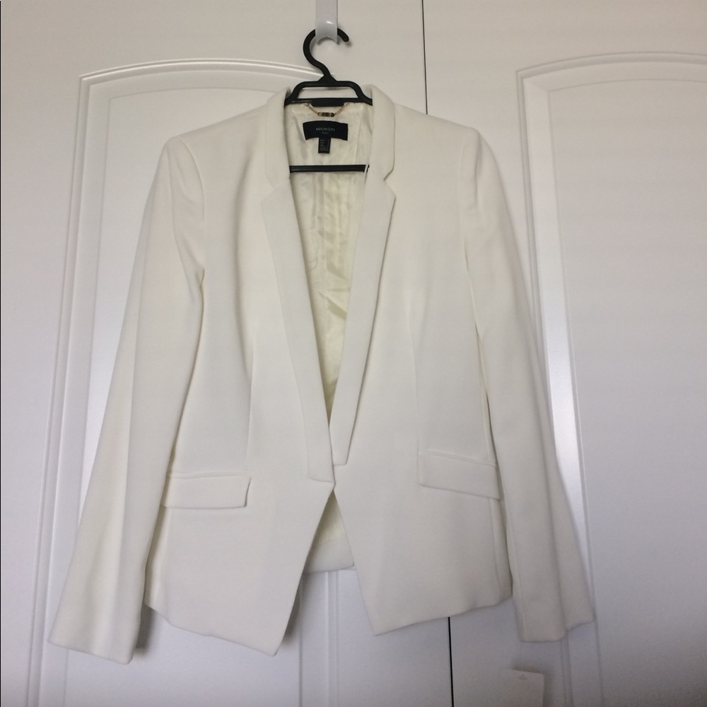 NEW MANGO Blazer