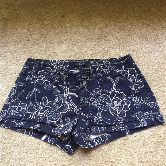 Navy blue and white print shorts - Picture 1 of 3