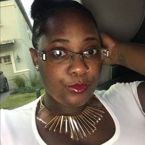 Meet your Posher, Simone