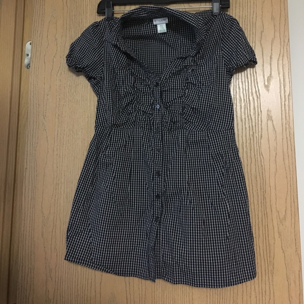Motherhood Maternity shirt size small