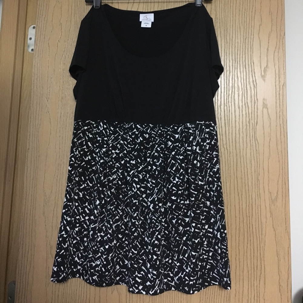 Oh Baby by Motherhood Maternity shirt size medium