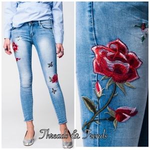 Rose Embroidered Distressed Denim Jeans Rose Embroidered Distressed Denim Jeans
