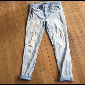 light wash american eagle skinny jeans