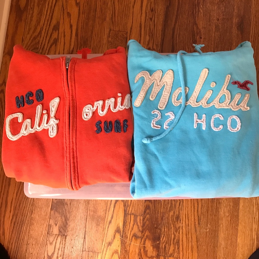 2 Hollister sweatshirts size L