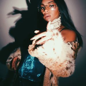 Meet your Posher, Shadé