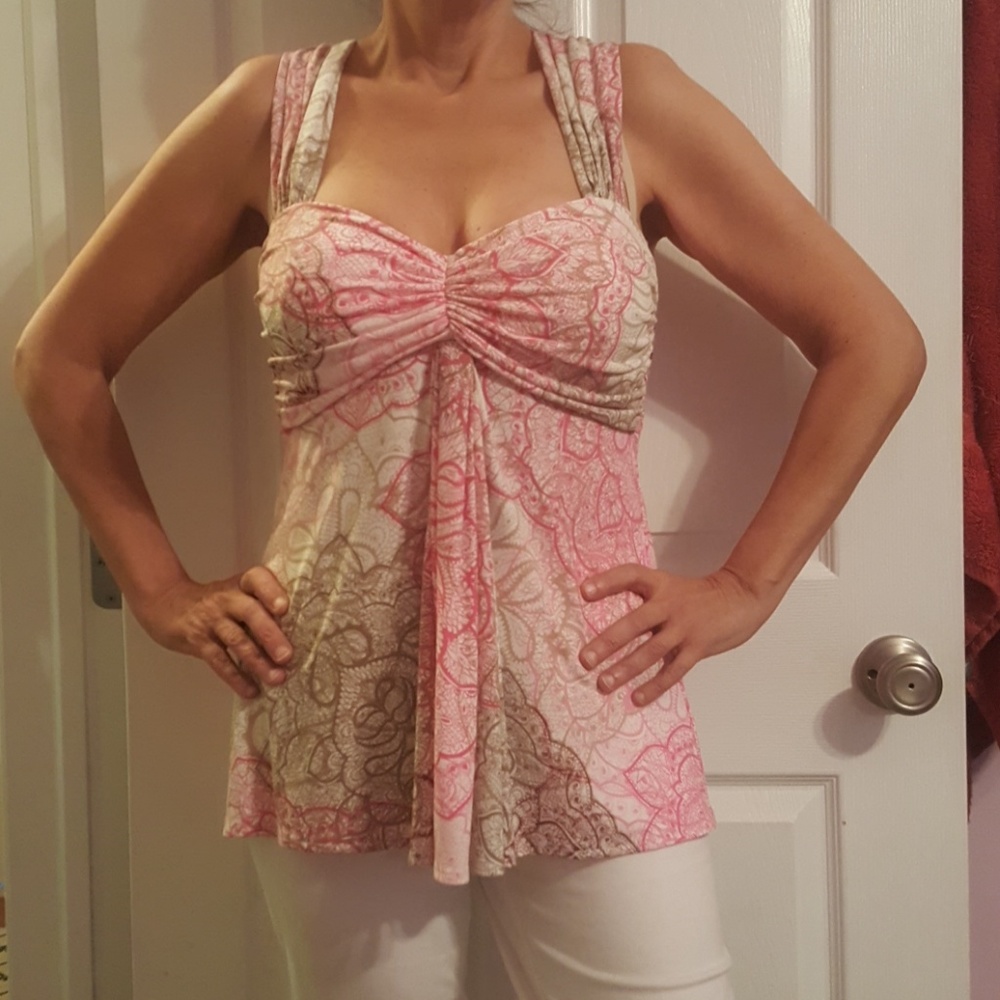 Womens sleeveless blouse size M