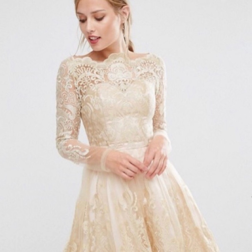 NEW W/ TAGS! Lace Metallic Gold Midi Dress