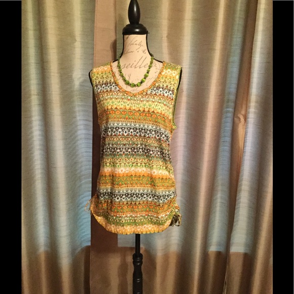 Gloria Vanderbilt Tops - Sleeveless top with side ties & embellishments.