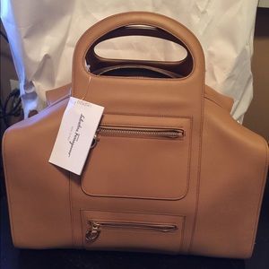 NEW NEVER WORN SALVATORE FERRAGAMO TOTE