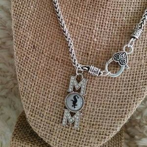 Meet your Posher, Justina