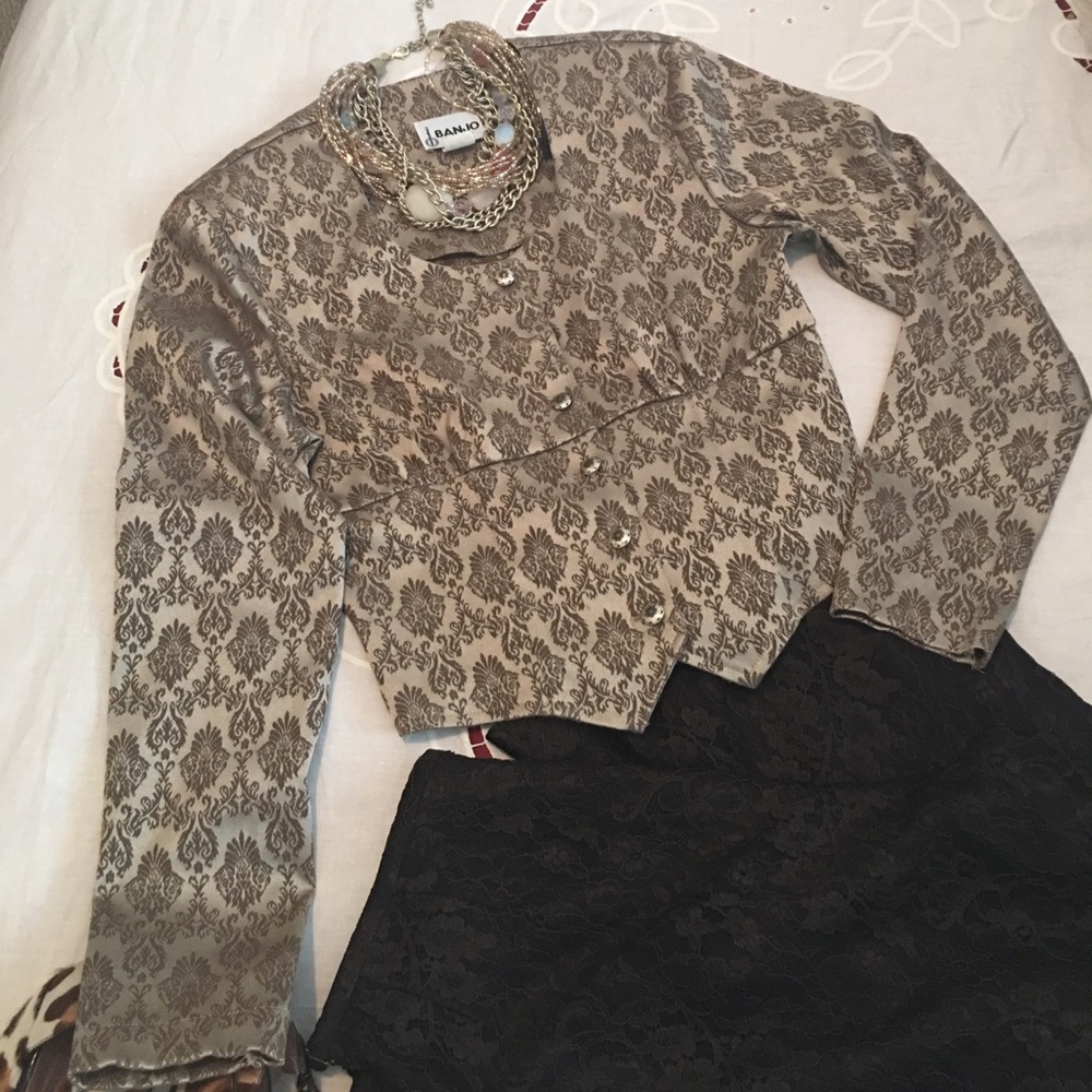 BANJO harmony a cute cropped jacket, all laced up!