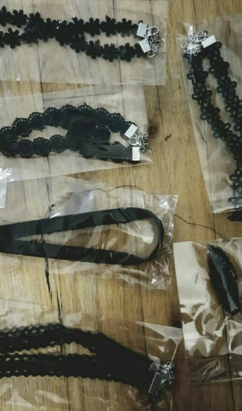 Black Velvet Choker Necklace Tattoo Lace Collar Ne - Picture 2 of 2